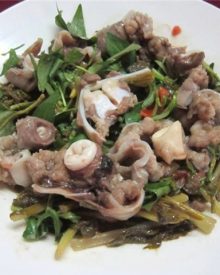 Cuống họng heo xào dưa