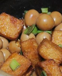 Đậu hũ kho trứng cút