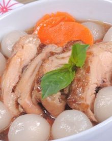 Gà nấu chôm chôm
