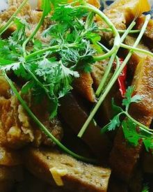 Thịt kho chả cá